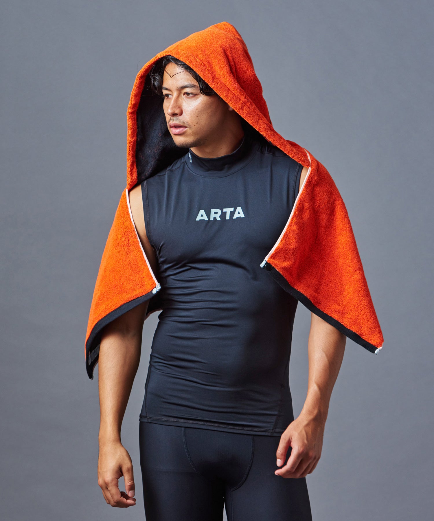 ARTA HOODED TOWEL