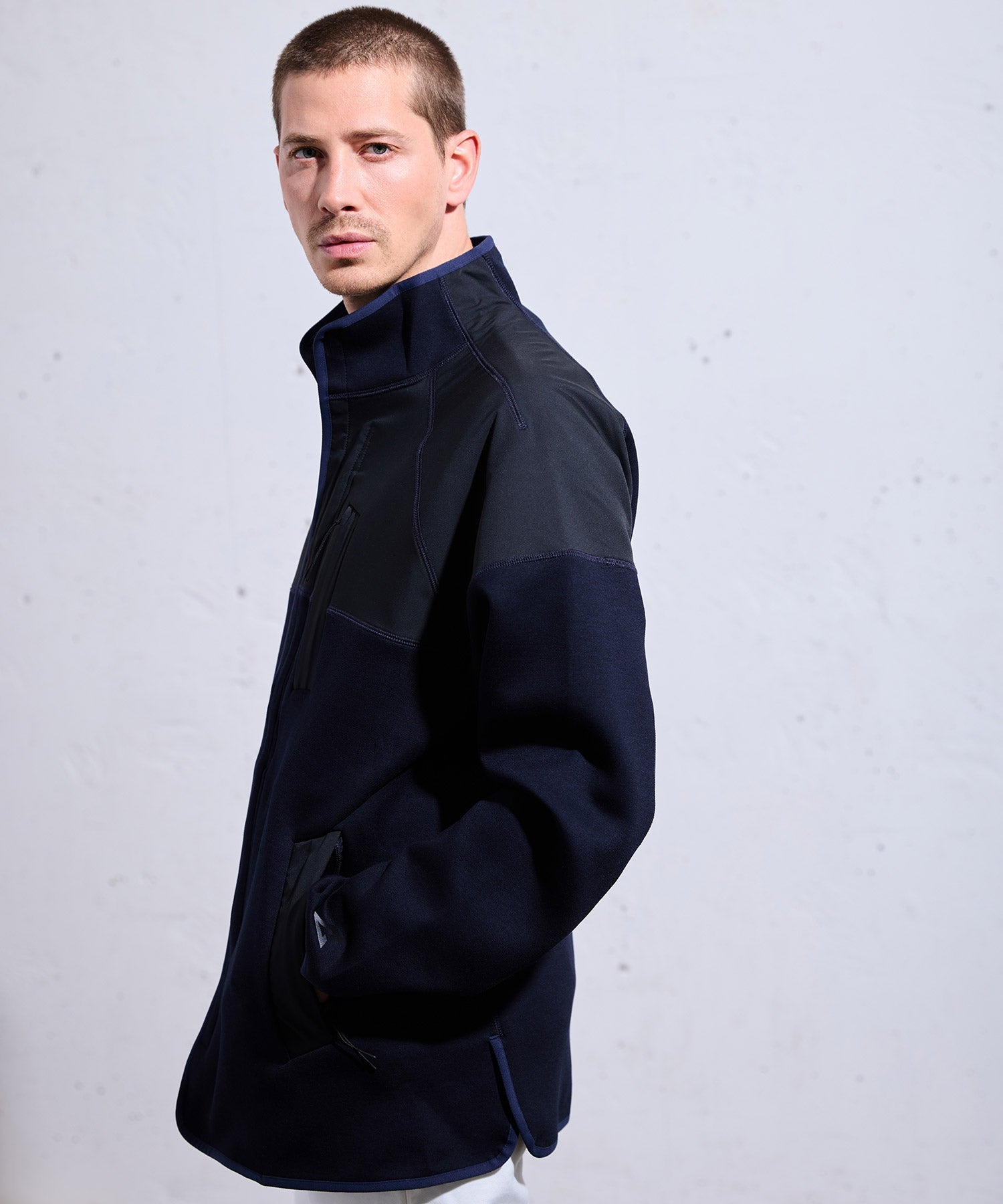 ARTA CVSTOS BLOUSON EN TRICOT TECHNIQUE À AIR