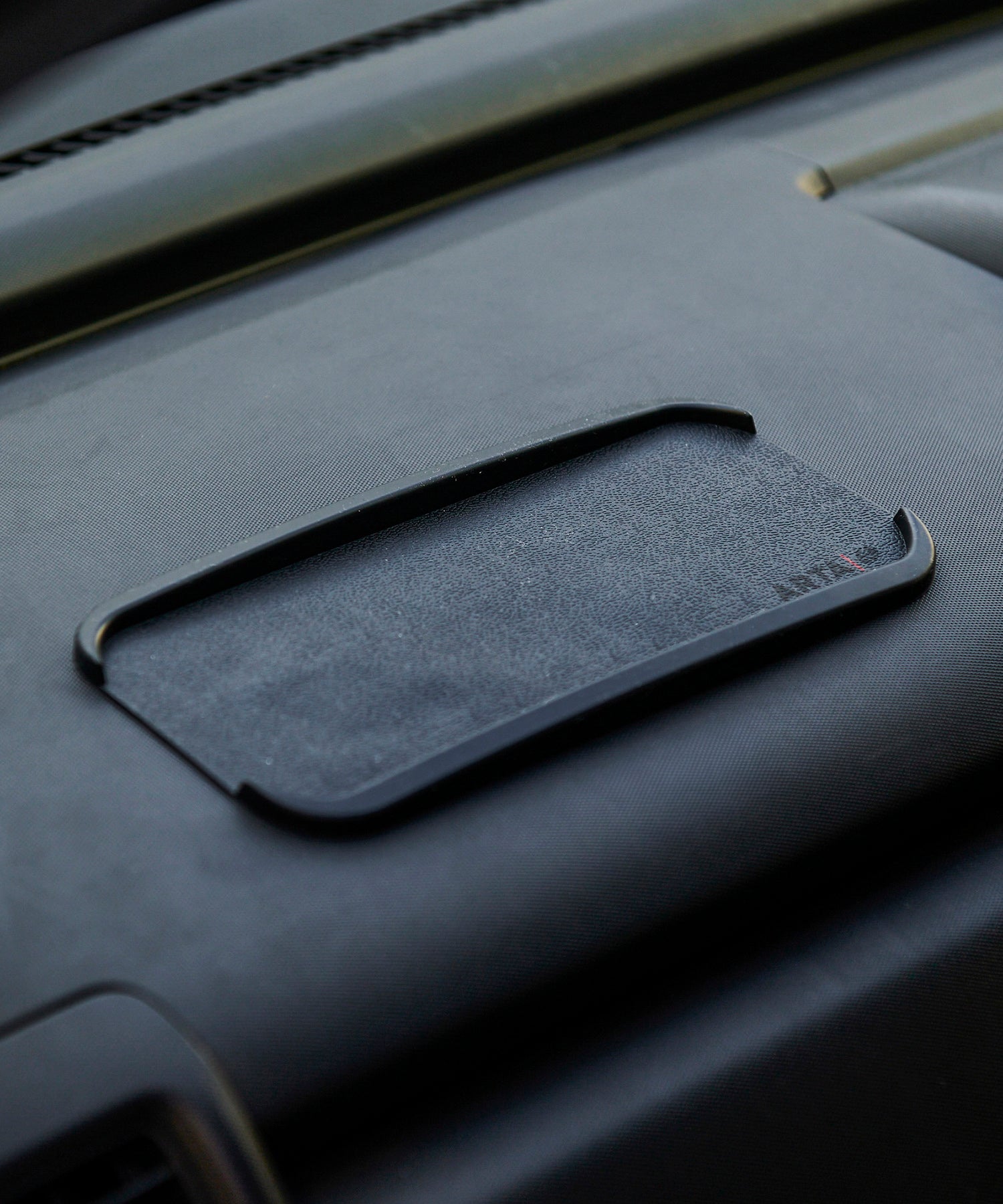 NON-SLIP TRAY