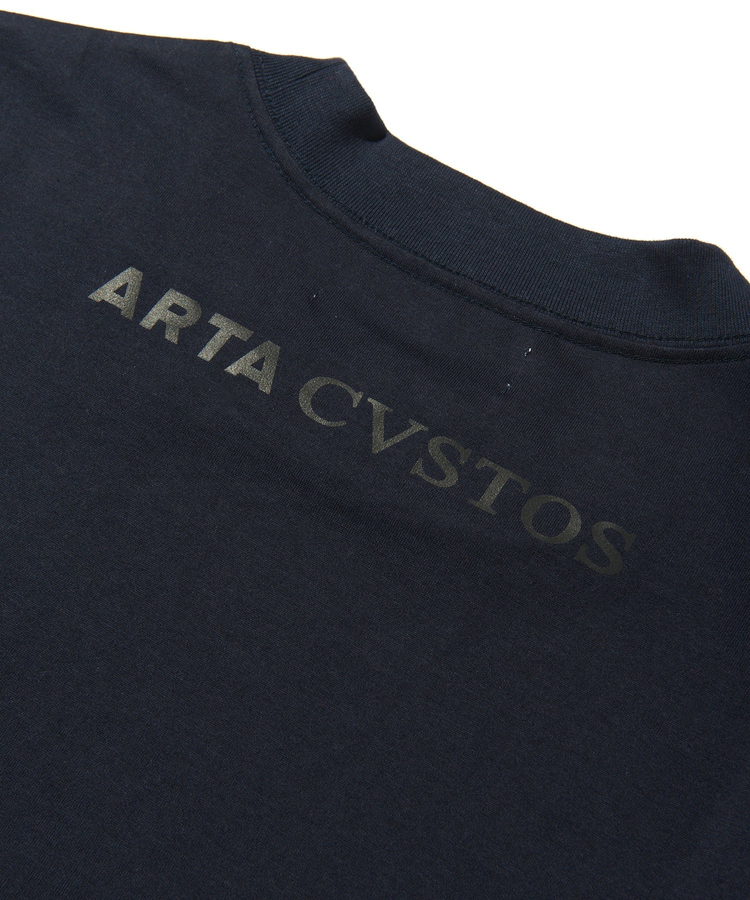 T-shirt ARTA CVSTOS à logo sur le dos