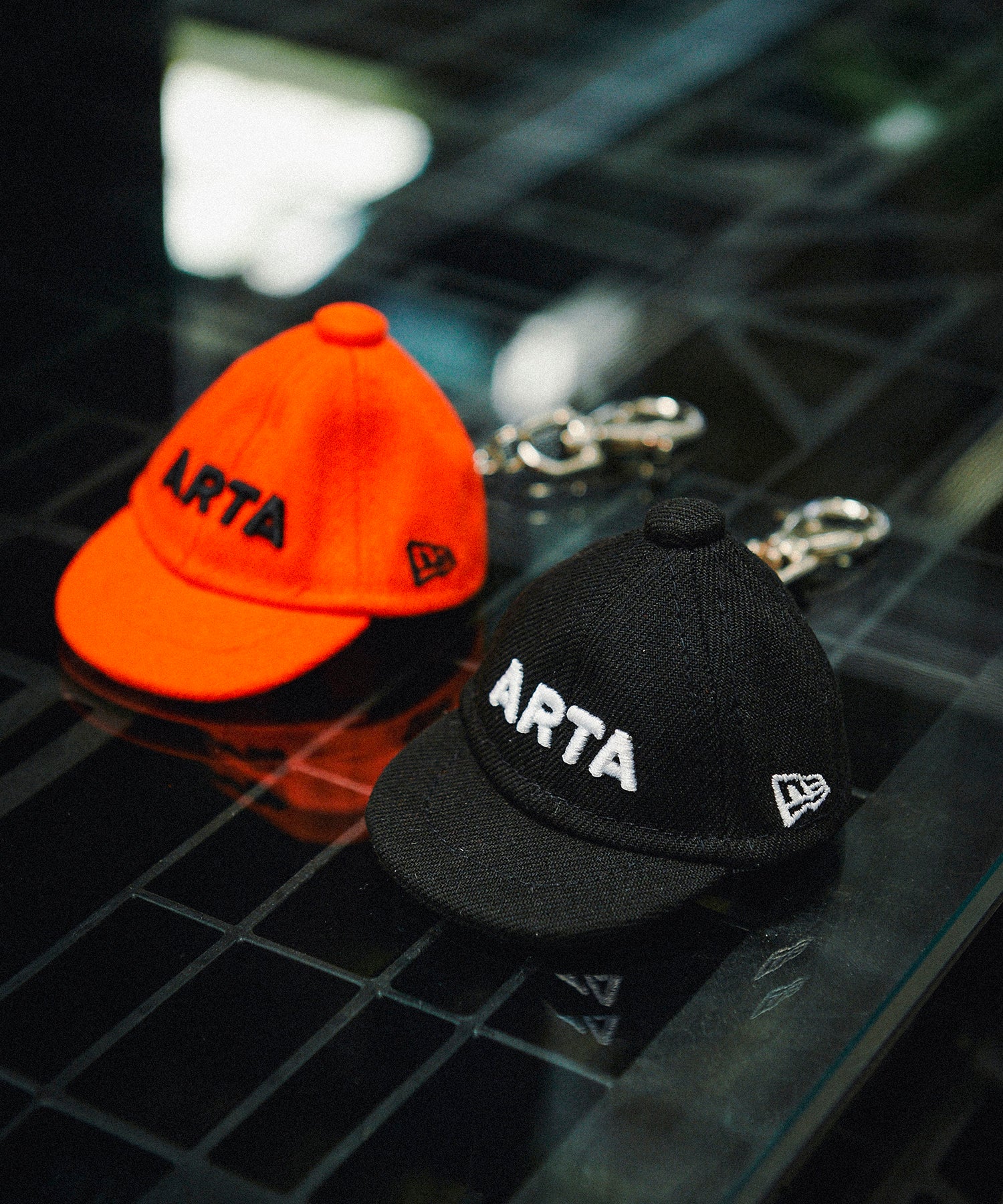 ARTA CAP KEYCHAIN