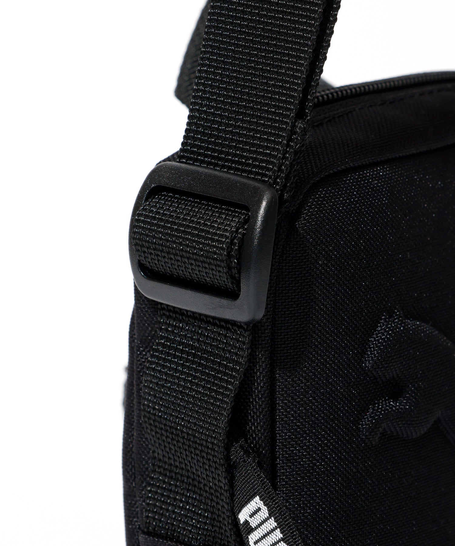 PUMA PORTABLE SHOULDER × ARTA