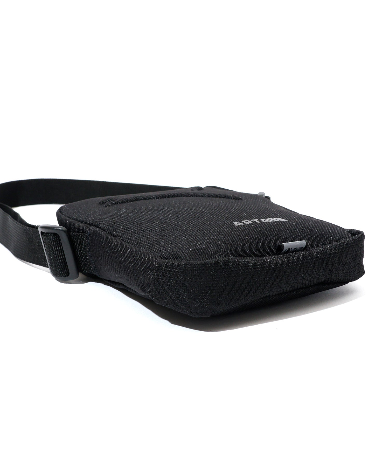 PUMA PORTABLE SHOULDER × ARTA