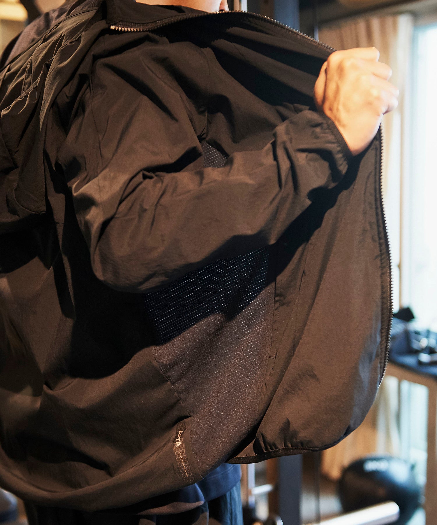 STRETCH WOVEN JACKET