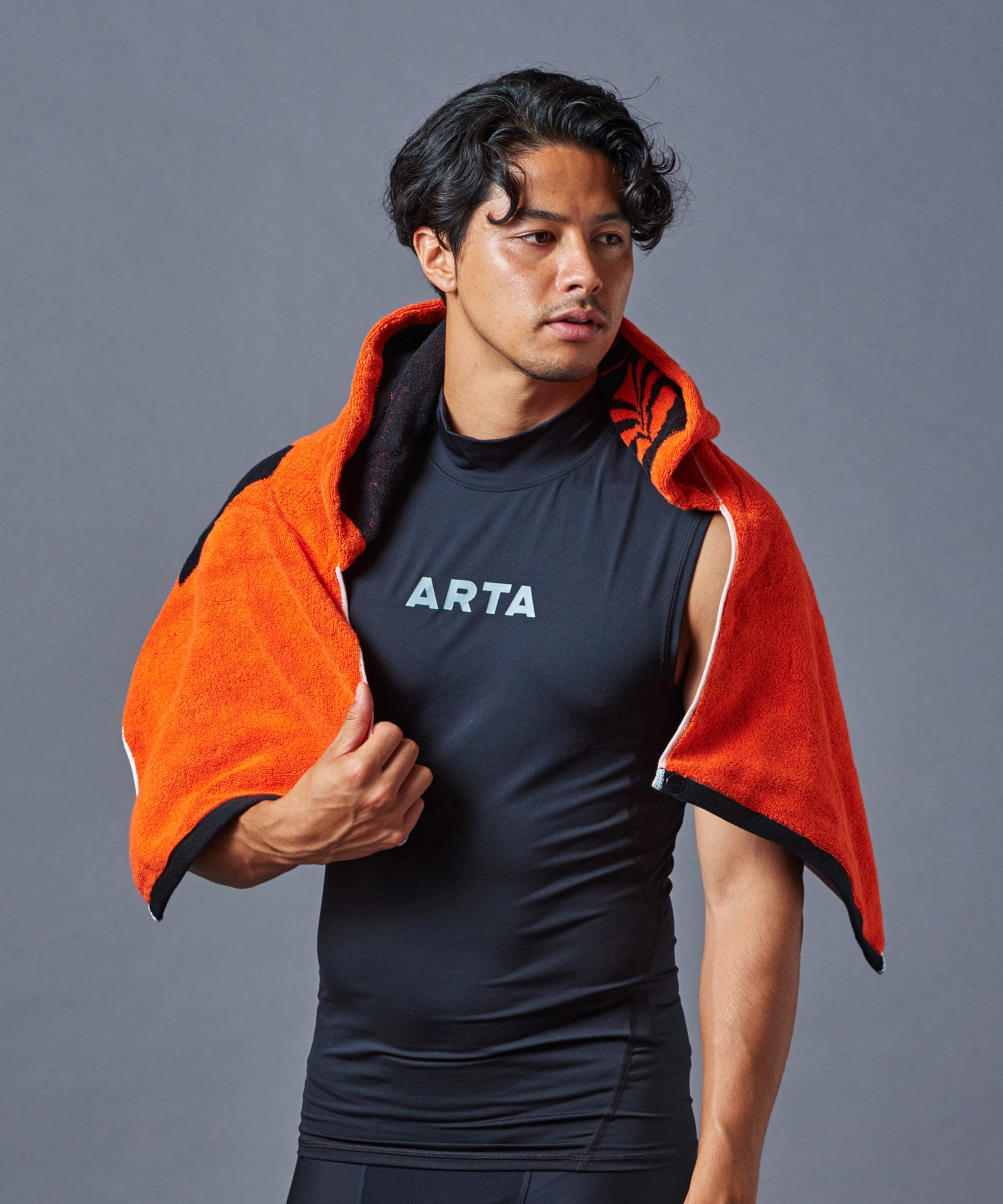 ARTA HOODED TOWEL