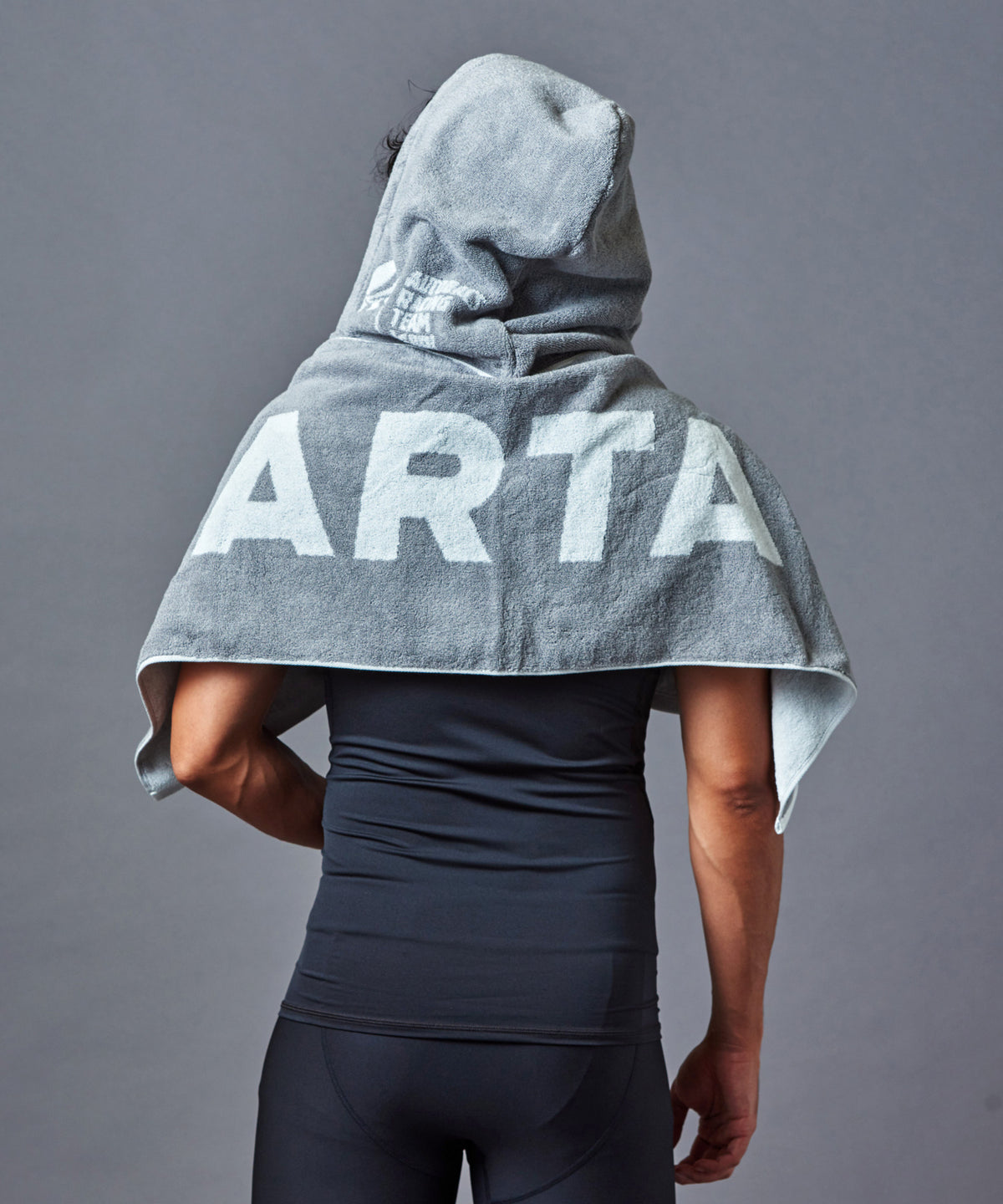 ARTA HOODED TOWEL