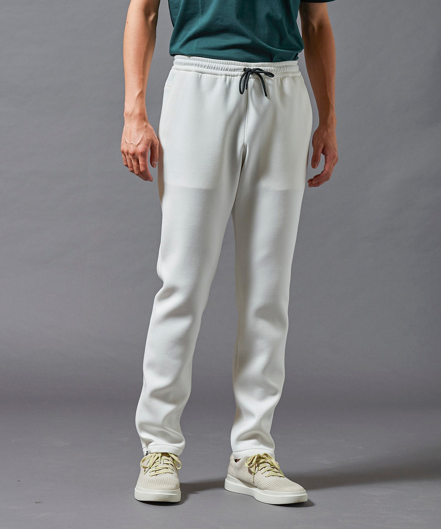 ARTA CVSTOS TECH Pantalons en tricot air