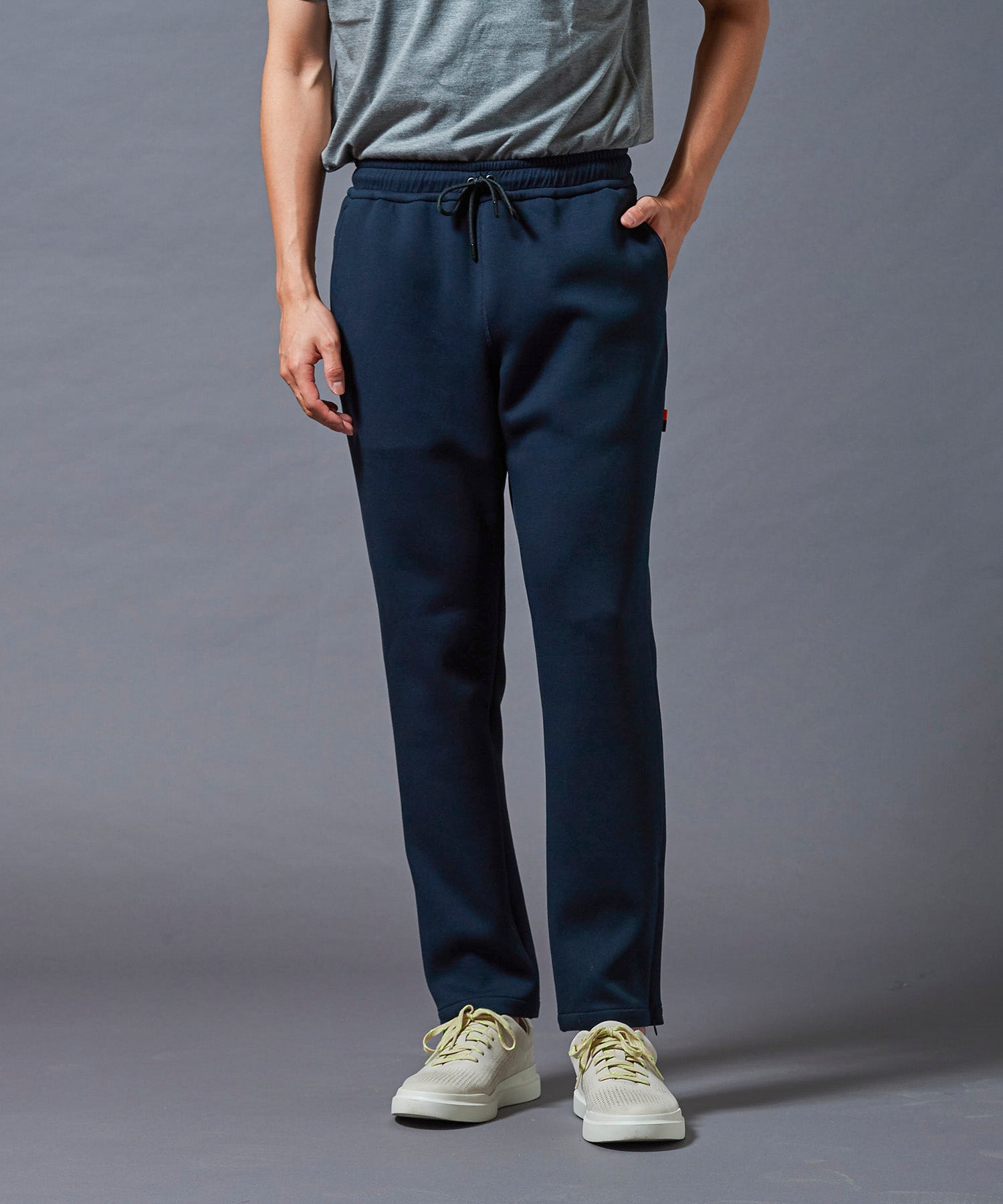ARTA CVSTOS TECH Pantalons en tricot air