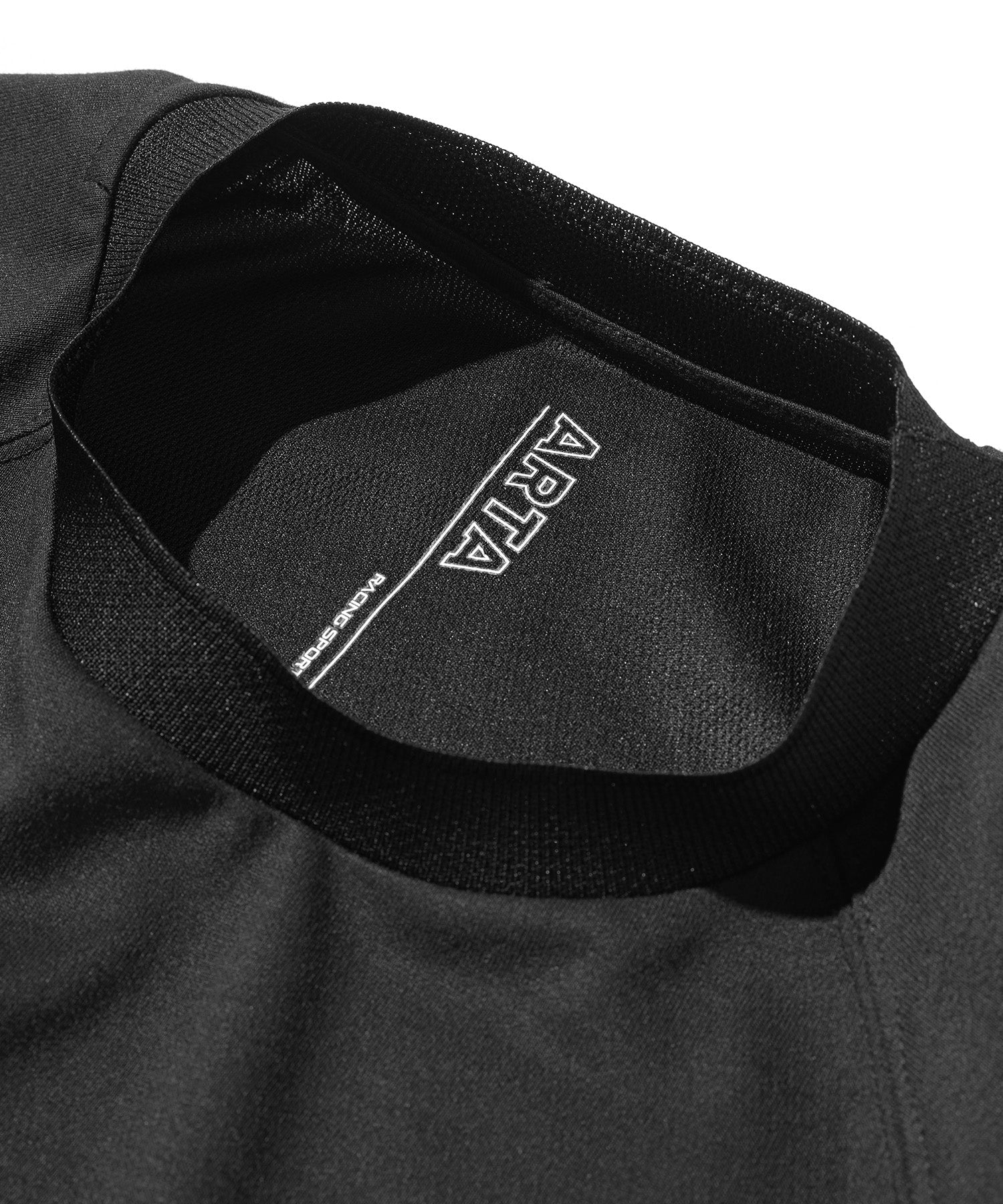 T-SHIRT EN TRICOT TECHNIQUE