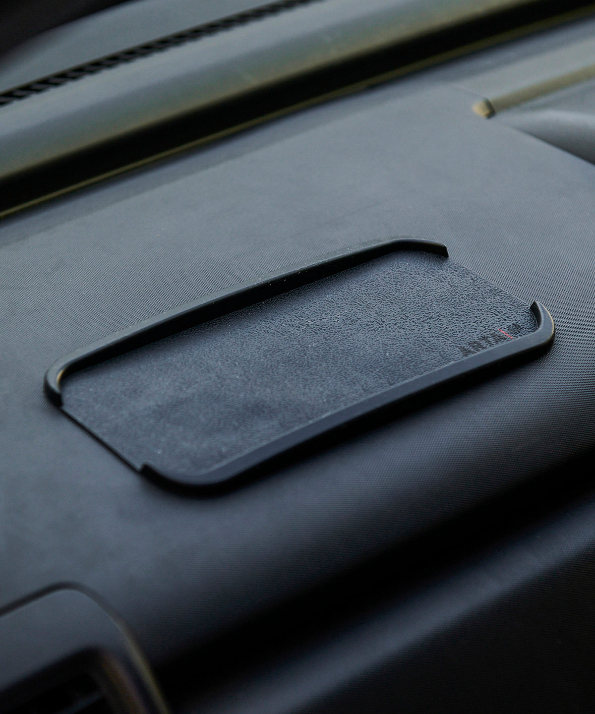 NON-SLIP TRAY