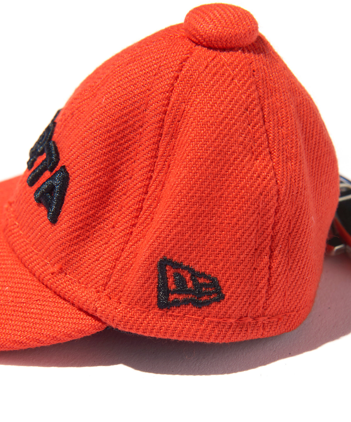ARTA CAP KEYCHAIN