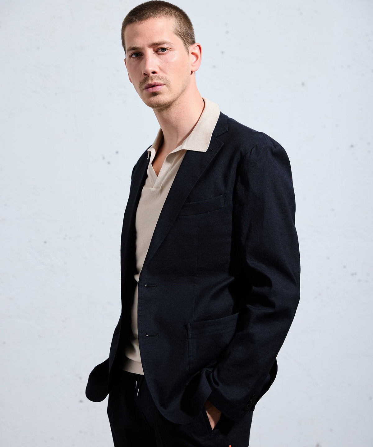 ARTA CVSTOS Veste extensible en lin tricotée