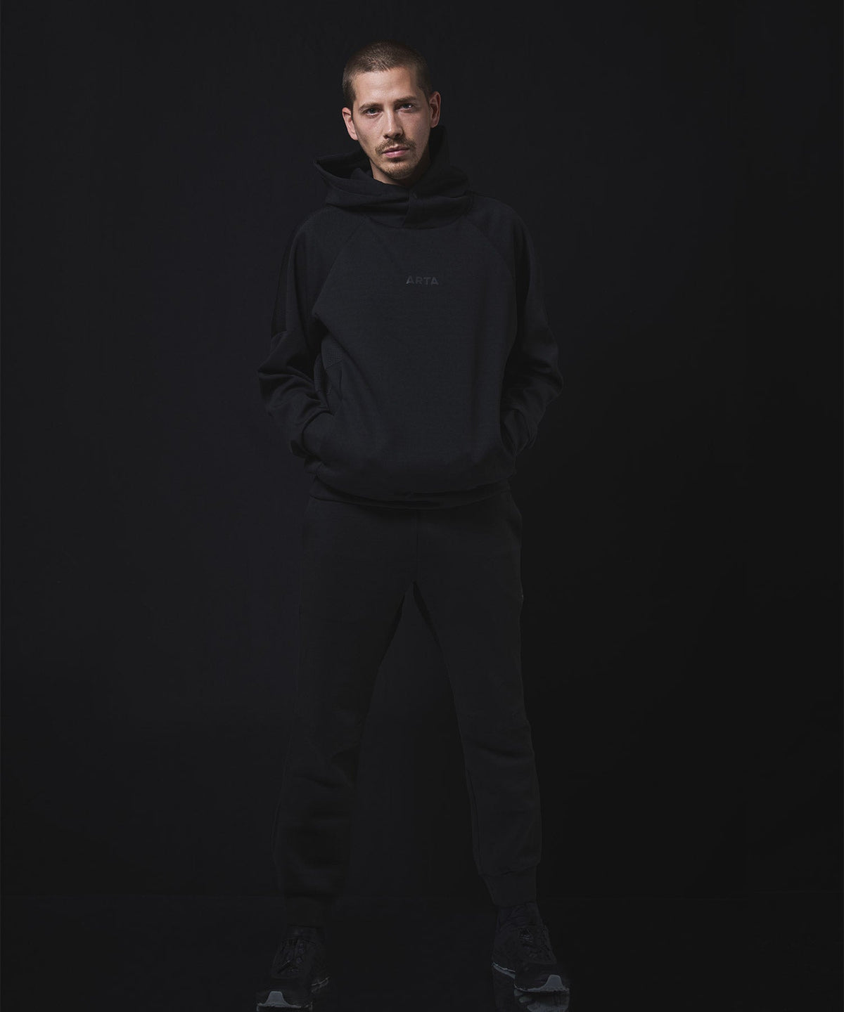 AIR KNIT PULL À CAPUCHE