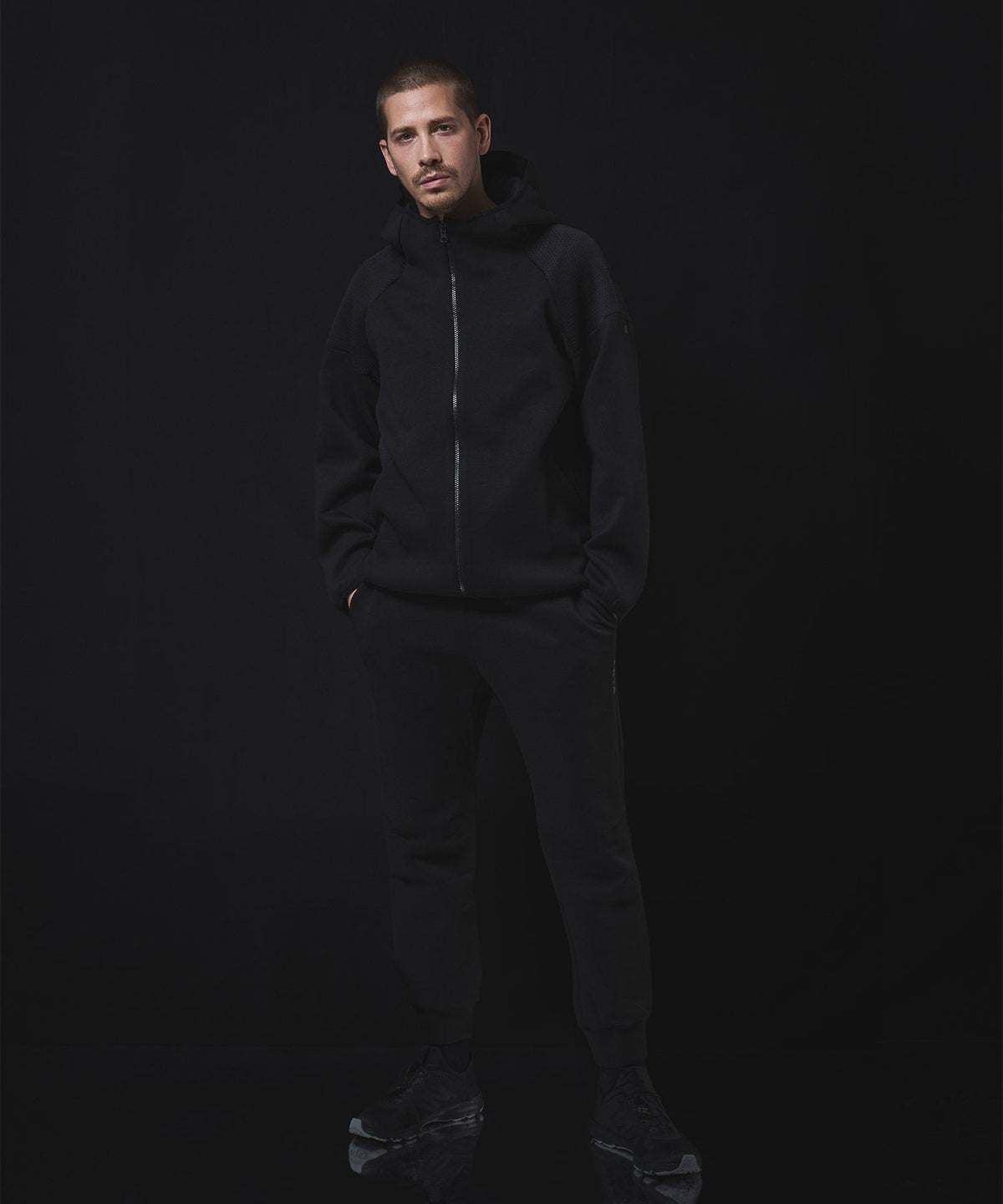 Sweat à capuche zippé en tricot air